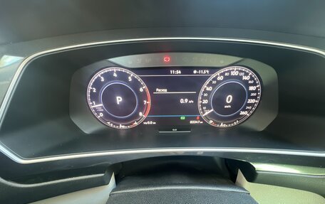 Volkswagen Tiguan II, 2018 год, 3 100 000 рублей, 13 фотография