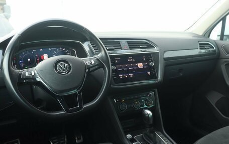 Volkswagen Tiguan II, 2020 год, 3 876 000 рублей, 6 фотография