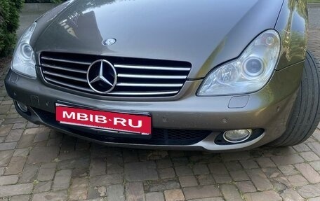 Mercedes-Benz CLS, 2005 год, 1 300 000 рублей, 2 фотография