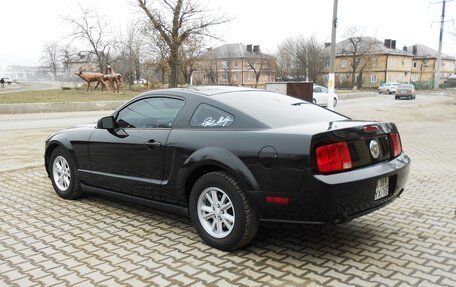 Ford Mustang VI рестайлинг, 2007 год, 1 490 000 рублей, 5 фотография