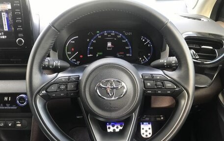 Toyota Yaris Cross, 2021 год, 1 290 000 рублей, 12 фотография