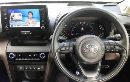 Toyota Yaris Cross, 2021 год, 1 290 000 рублей, 11 фотография