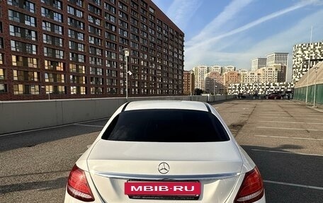 Mercedes-Benz E-Класс, 2020 год, 3 600 000 рублей, 3 фотография