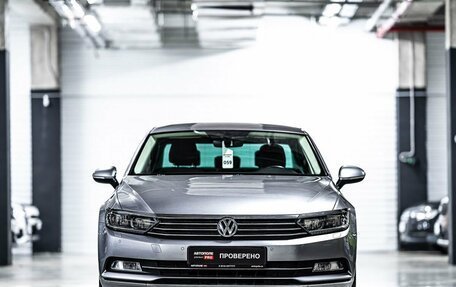 Volkswagen Passat B8 рестайлинг, 2017 год, 1 930 000 рублей, 6 фотография