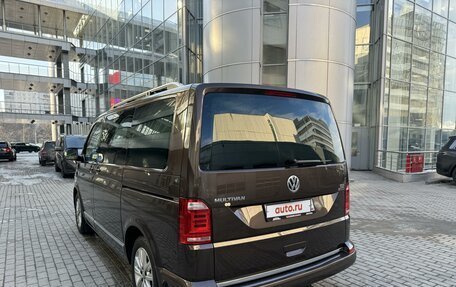 Volkswagen Multivan T6 рестайлинг, 2018 год, 4 450 000 рублей, 4 фотография