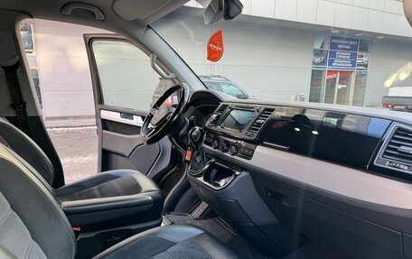Volkswagen Multivan T6 рестайлинг, 2018 год, 4 450 000 рублей, 9 фотография