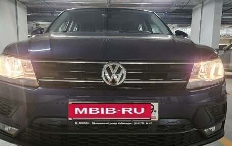 Volkswagen Tiguan II, 2017 год, 2 400 000 рублей, 13 фотография