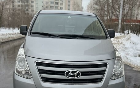 Hyundai Grand Starex Grand Starex I рестайлинг 2, 2016 год, 3 150 000 рублей, 25 фотография