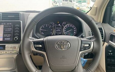 Toyota Land Cruiser Prado 150 рестайлинг 2, 2021 год, 3 190 000 рублей, 10 фотография