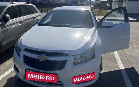 Chevrolet Cruze II, 2012 год, 749 000 рублей, 3 фотография