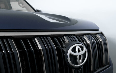 Toyota Land Cruiser Prado 150 рестайлинг 2, 2021 год, 7 374 000 рублей, 20 фотография