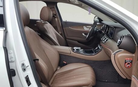 Mercedes-Benz E-Класс, 2020 год, 3 600 000 рублей, 7 фотография