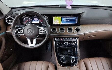 Mercedes-Benz E-Класс, 2020 год, 3 600 000 рублей, 5 фотография