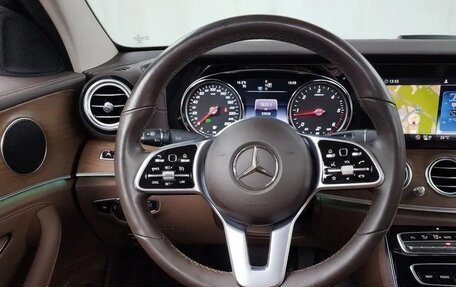 Mercedes-Benz E-Класс, 2020 год, 3 600 000 рублей, 9 фотография