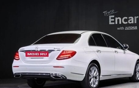 Mercedes-Benz E-Класс, 2020 год, 3 600 000 рублей, 2 фотография
