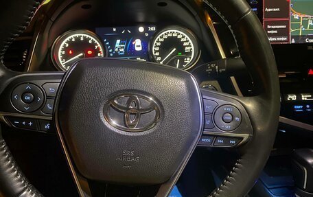Toyota Camry, 2021 год, 4 200 000 рублей, 10 фотография