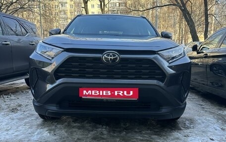 Toyota RAV4, 2022 год, 2 800 000 рублей, 2 фотография