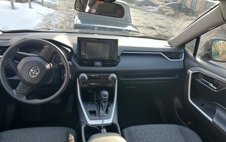 Toyota RAV4, 2022 год, 2 800 000 рублей, 12 фотография