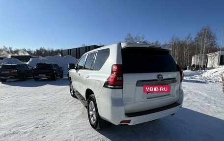 Toyota Land Cruiser Prado 150 рестайлинг 2, 2020 год, 5 600 000 рублей, 2 фотография