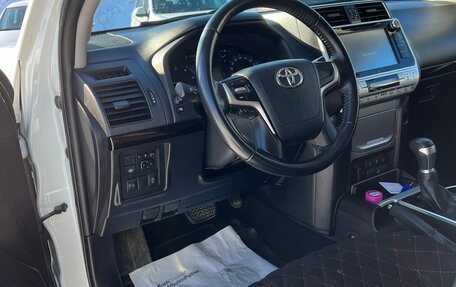 Toyota Land Cruiser Prado 150 рестайлинг 2, 2020 год, 5 600 000 рублей, 7 фотография