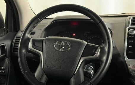 Toyota Land Cruiser Prado 150 рестайлинг 2, 2020 год, 5 637 000 рублей, 11 фотография