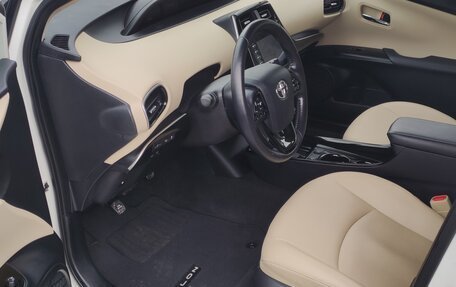 Toyota Prius IV XW50, 2020 год, 2 770 000 рублей, 5 фотография