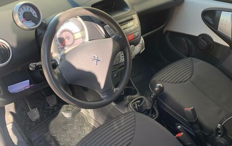 Peugeot 107 I рестайлинг, 2012 год, 570 000 рублей, 17 фотография