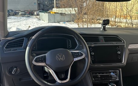 Volkswagen Tiguan II, 2021 год, 3 990 000 рублей, 11 фотография