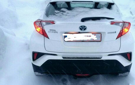 Toyota C-HR I рестайлинг, 2018 год, 2 400 000 рублей, 5 фотография