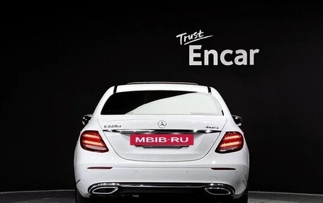 Mercedes-Benz E-Класс, 2020 год, 3 380 000 рублей, 4 фотография
