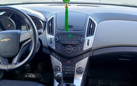 Chevrolet Cruze II, 2013 год, 780 000 рублей, 4 фотография