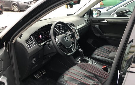 Volkswagen Tiguan II, 2019 год, 2 800 000 рублей, 8 фотография