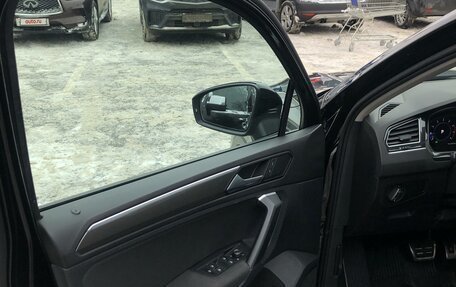 Volkswagen Tiguan II, 2019 год, 2 800 000 рублей, 13 фотография
