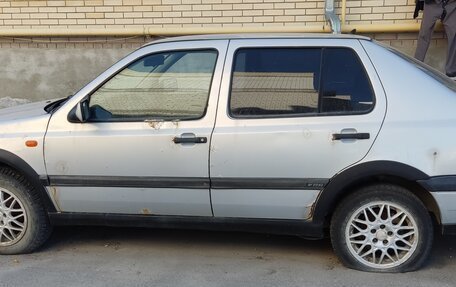 Volkswagen Vento, 1994 год, 100 000 рублей, 5 фотография