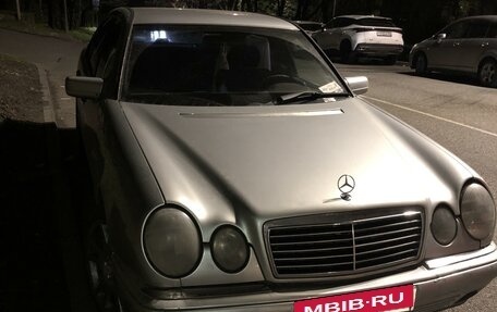 Mercedes-Benz E-Класс, 1995 год, 380 000 рублей, 5 фотография