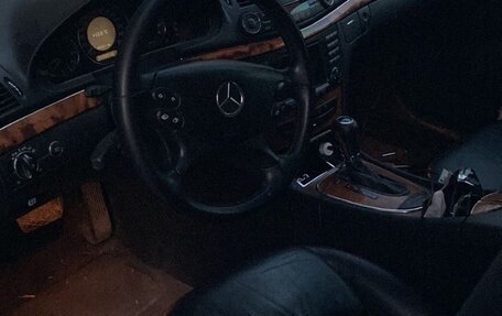 Mercedes-Benz E-Класс, 2007 год, 899 000 рублей, 4 фотография