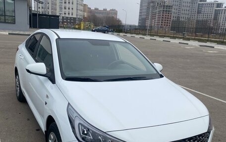 Hyundai Solaris II рестайлинг, 2020 год, 1 800 000 рублей, 5 фотография