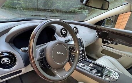 Jaguar XJ IV (X351), 2017 год, 2 990 000 рублей, 15 фотография