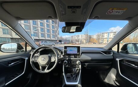 Toyota RAV4, 2019 год, 2 100 000 рублей, 10 фотография
