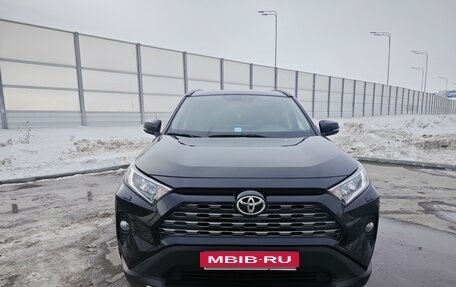 Toyota RAV4, 2020 год, 3 450 000 рублей, 7 фотография