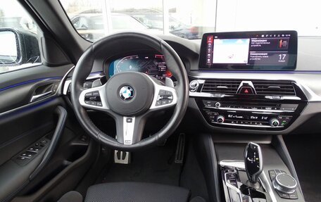 BMW 5 серия, 2021 год, 6 350 000 рублей, 13 фотография