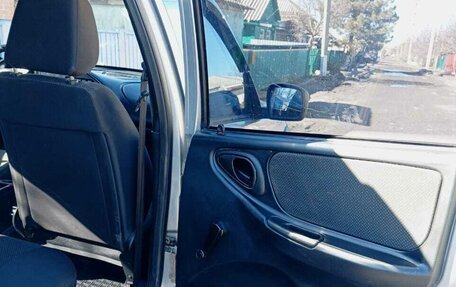 Chevrolet Niva I рестайлинг, 2017 год, 780 000 рублей, 6 фотография