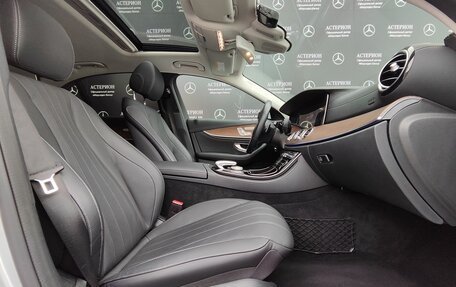Mercedes-Benz E-Класс, 2019 год, 4 950 000 рублей, 34 фотография