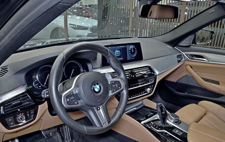 BMW 5 серия, 2018 год, 3 809 000 рублей, 11 фотография