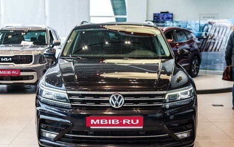 Volkswagen Tiguan II, 2018 год, 3 328 789 рублей, 5 фотография