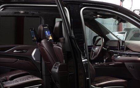 Cadillac Escalade V, 2022 год, 14 900 000 рублей, 11 фотография