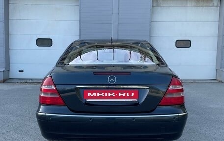 Mercedes-Benz E-Класс, 2005 год, 1 100 000 рублей, 6 фотография