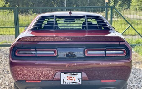 Dodge Challenger III рестайлинг 2, 2018 год, 2 650 000 рублей, 2 фотография