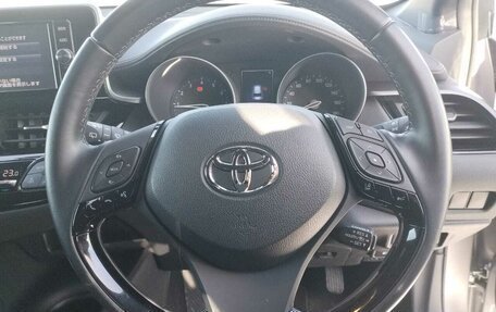 Toyota C-HR I рестайлинг, 2018 год, 2 250 000 рублей, 12 фотография