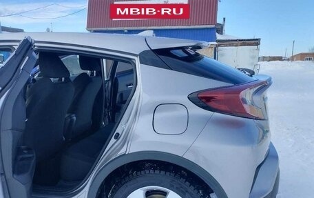 Toyota C-HR I рестайлинг, 2018 год, 2 250 000 рублей, 4 фотография